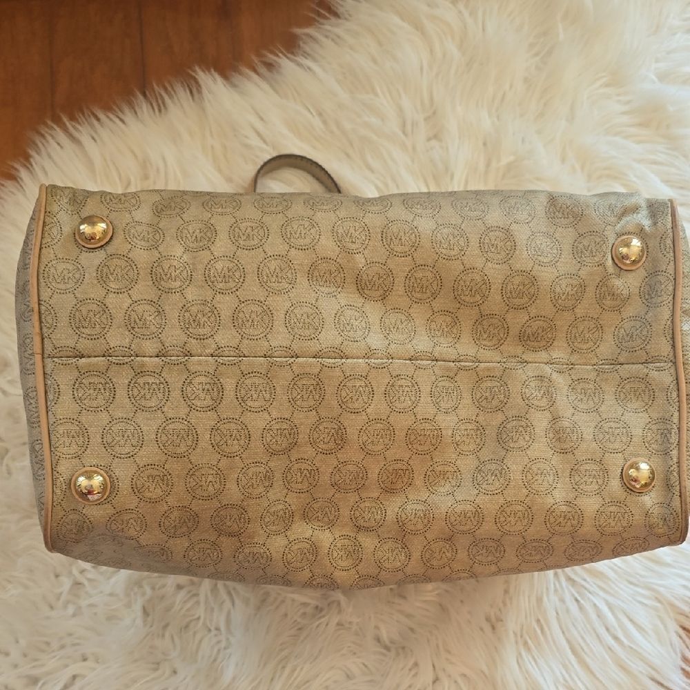 Michael Kors Grayson Speedy with Gold Accents - Picture 7 of 12